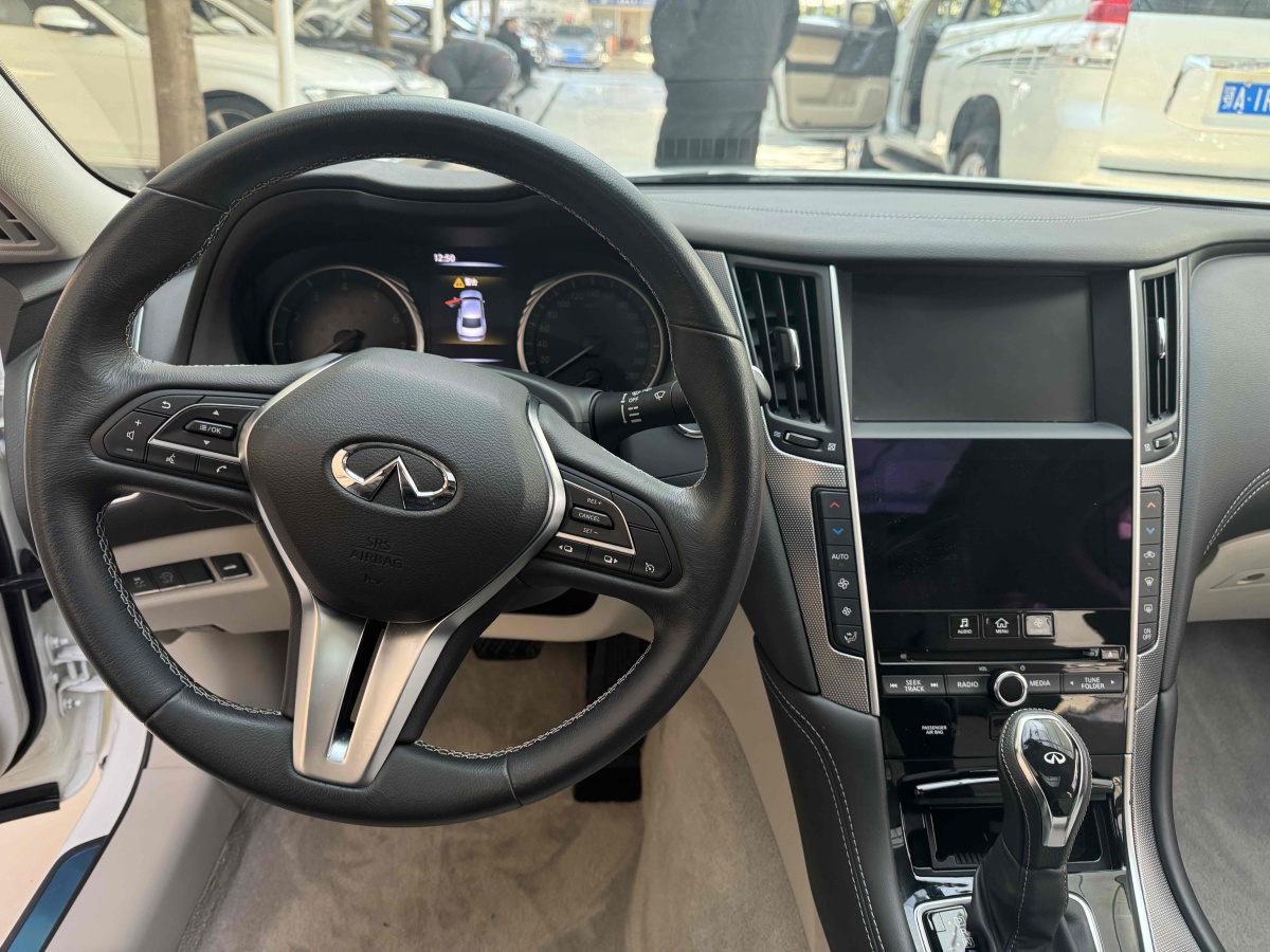 英菲尼迪 Q50L  2018款  2.0T 逸享版 國(guó)VI圖片