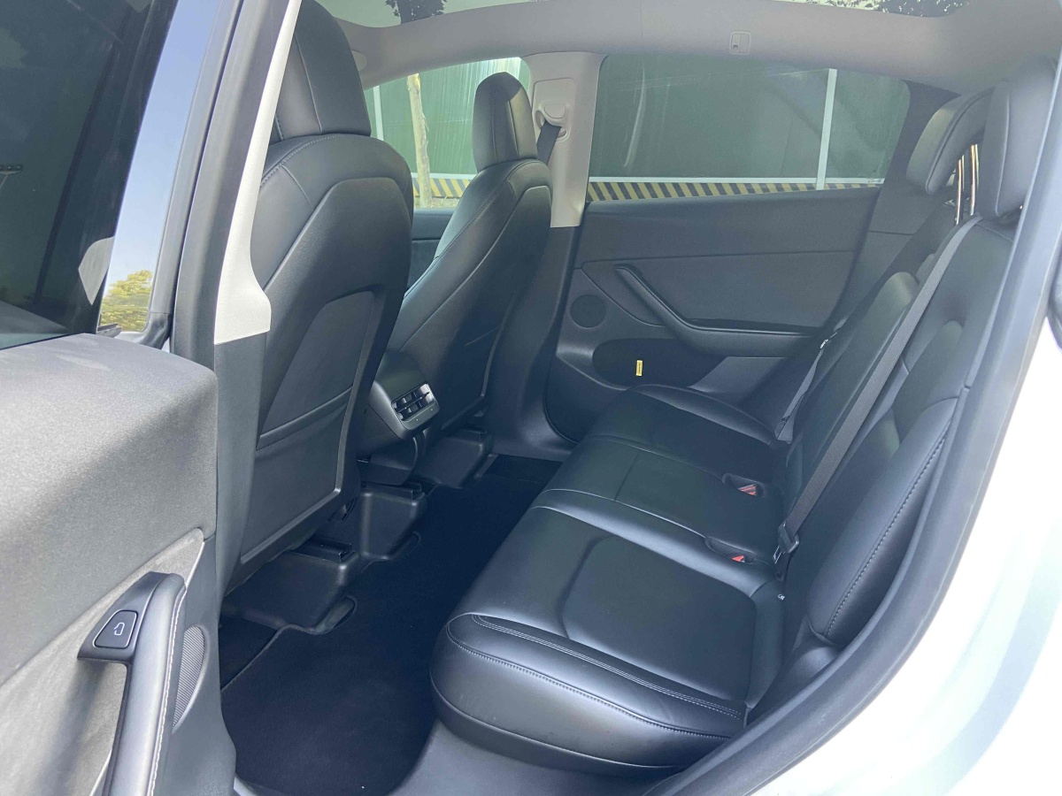 特斯拉 Model Y  2022款 改款 后輪驅(qū)動版圖片