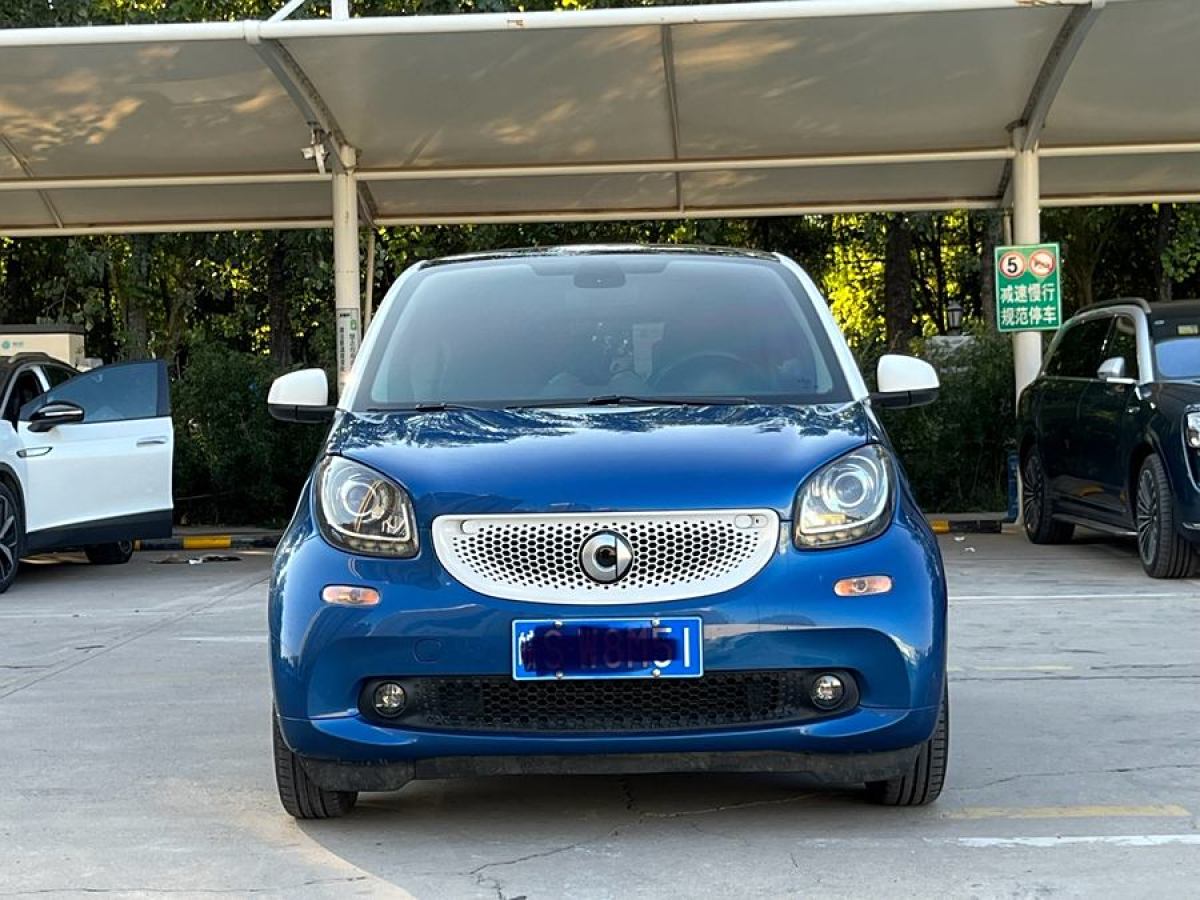 smart fortwo  2018款 0.9T 66千瓦硬頂先鋒版圖片