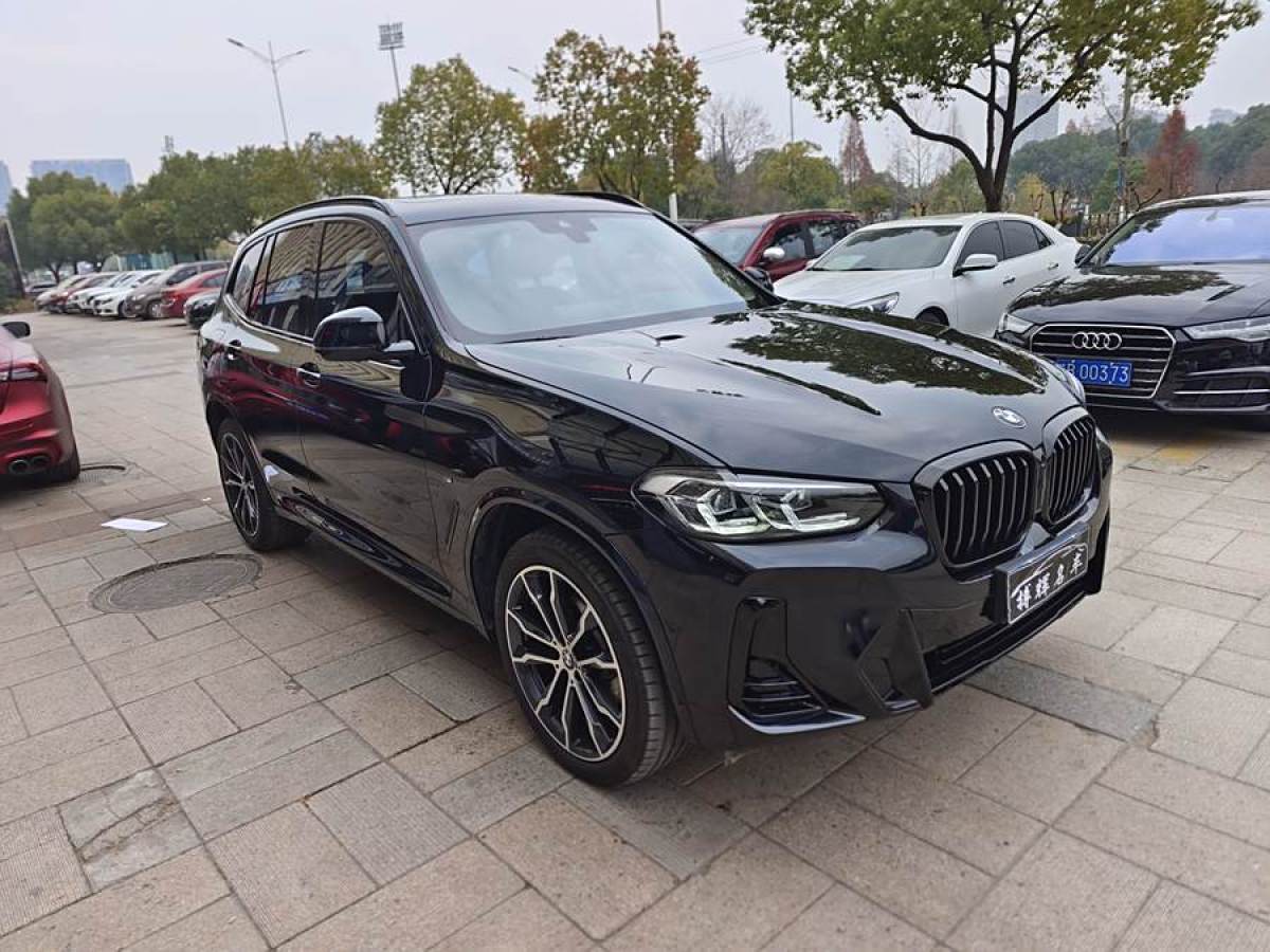 寶馬 寶馬X3  2023款 xDrive30i 領(lǐng)先型 M曜夜套裝圖片