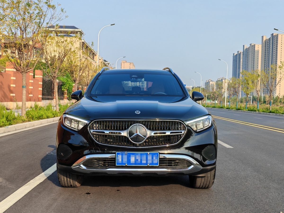 奔馳 奔馳GLC  2023款 改款 GLC 260 L 4MATIC 動(dòng)感型 5座圖片