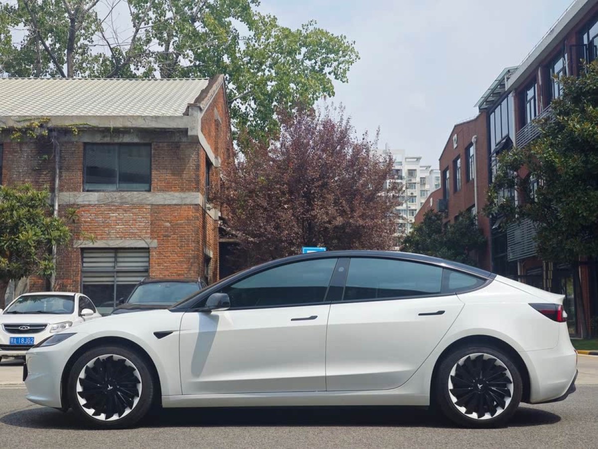 特斯拉 Model 3  2023款 煥新版 后輪驅(qū)動(dòng)圖片