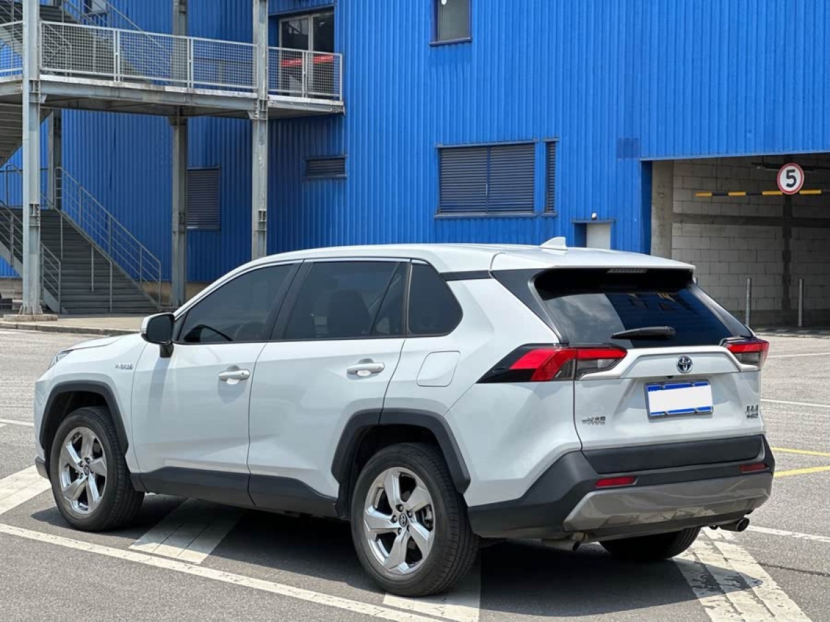 豐田 RAV4榮放  2023款 雙擎 2.5L E-CVT兩驅(qū)精英版圖片