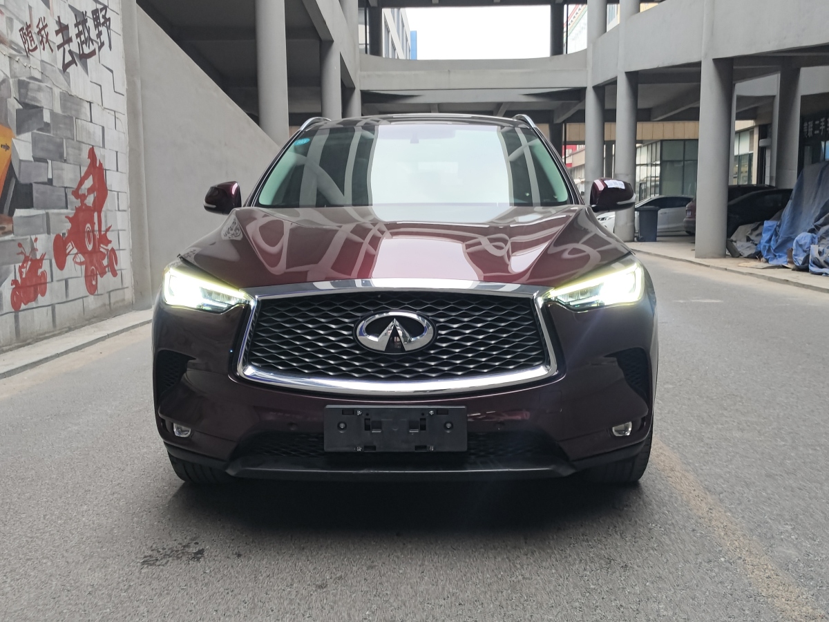 英菲尼迪 QX50  2018款 QX50 2.0T CVT兩驅(qū)時(shí)尚版圖片