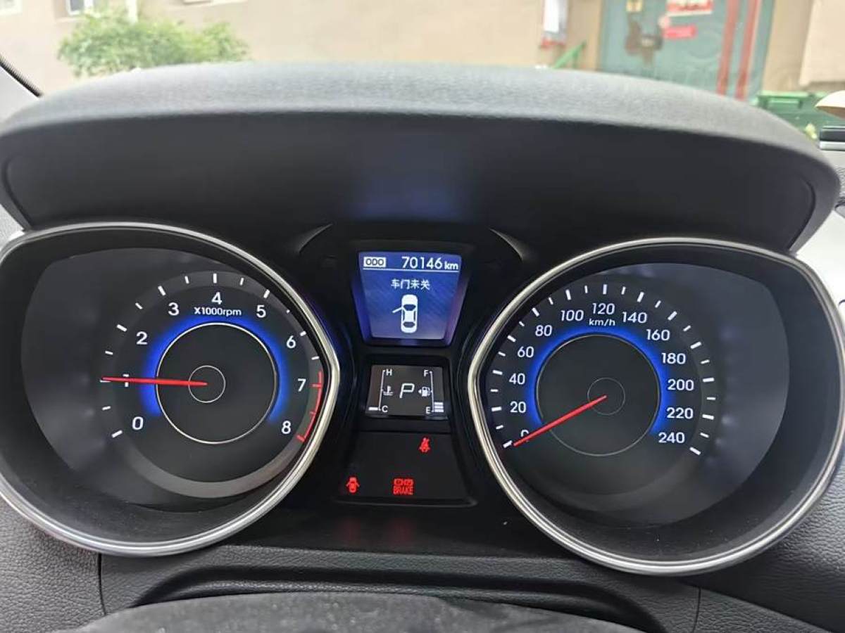 现代 朗动  2013款 1.6L 自动领先型图片