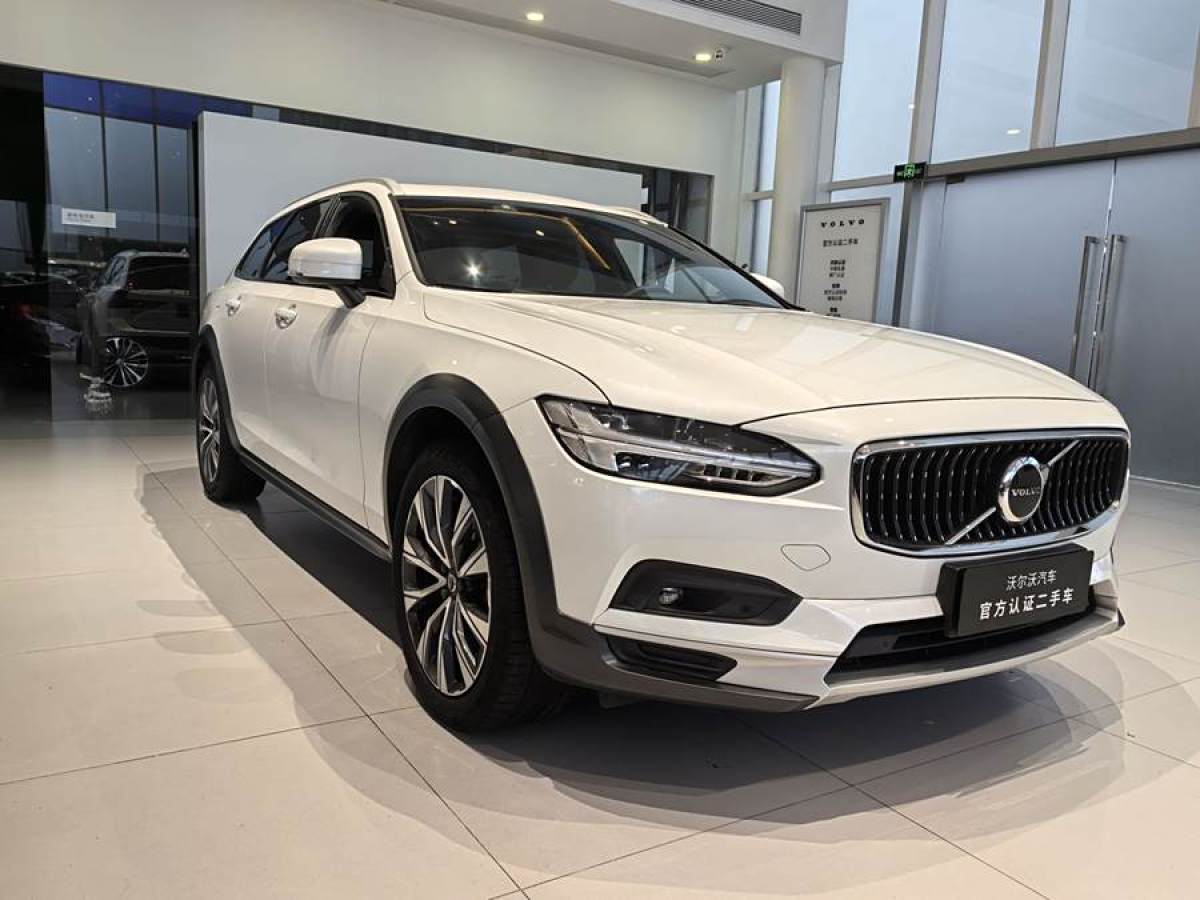 2021年6月沃爾沃 V90  2023款 Cross Country B5 AWD 智遠(yuǎn)版