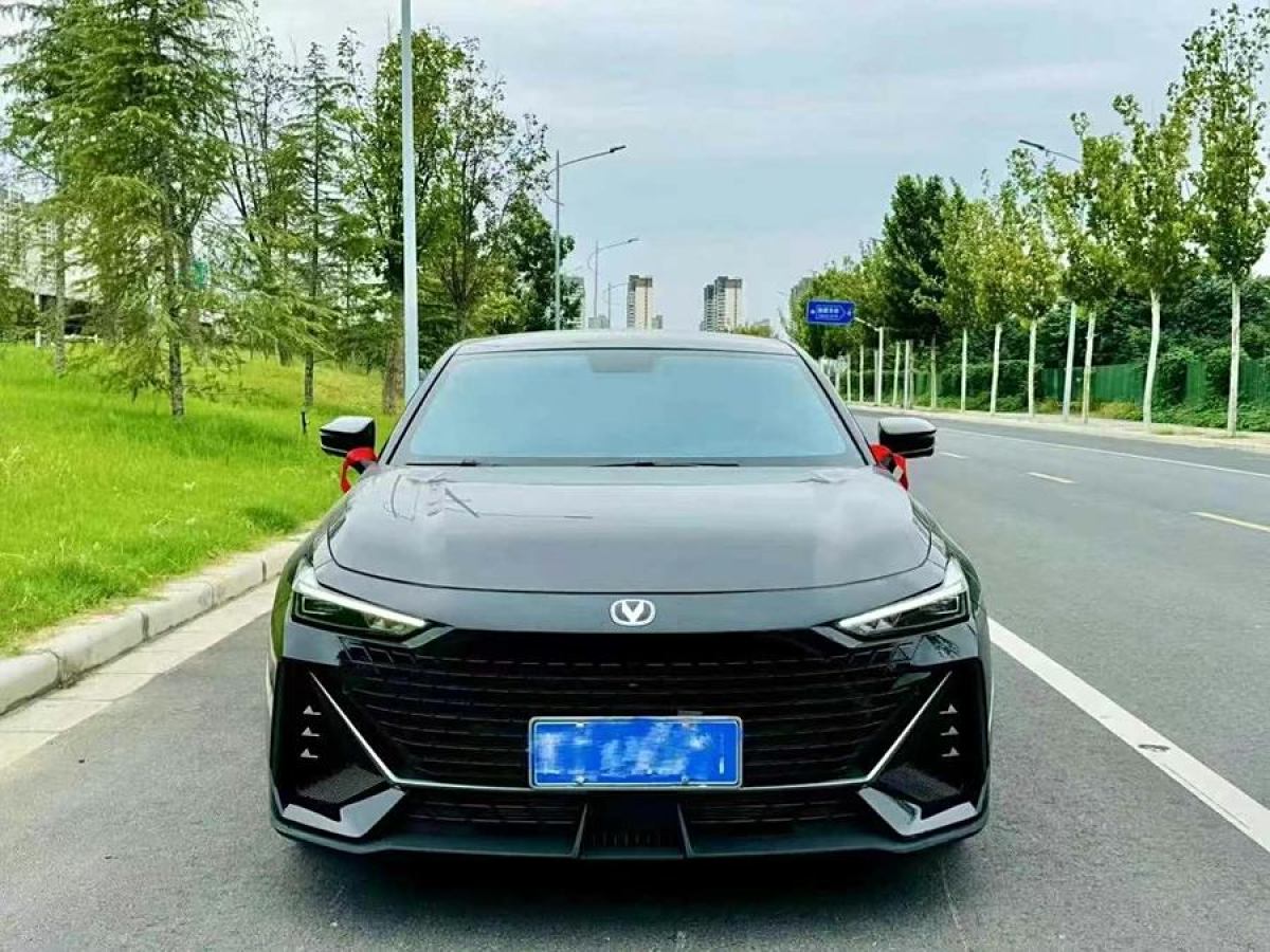 長(zhǎng)安 長(zhǎng)安UNI-V  2023款 1.5T 尊貴型圖片