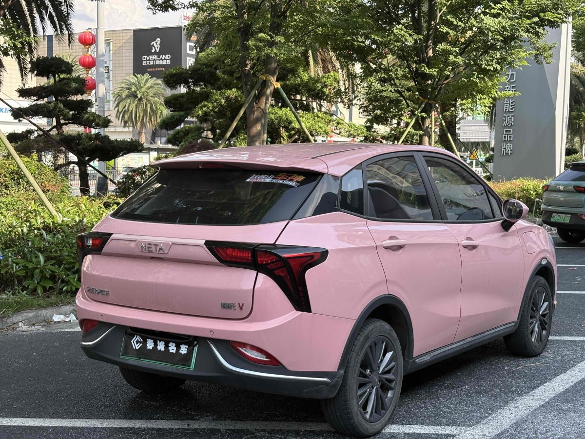 哪吒 哪吒V  2022款 潮 400 Lite 粉色定制款圖片