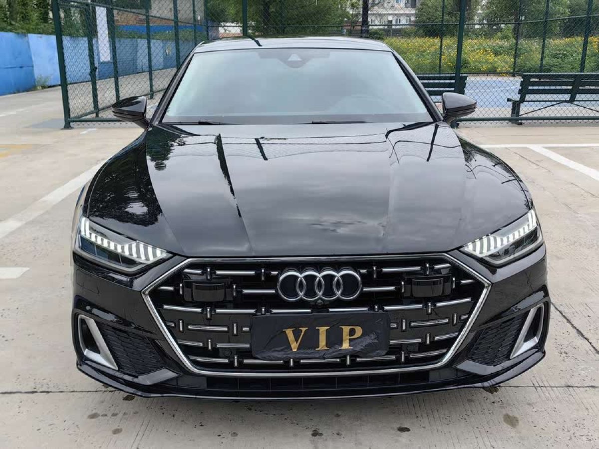 奧迪 奧迪A7L  2022款 45 TFSI S-line 筑夢(mèng)青春版圖片