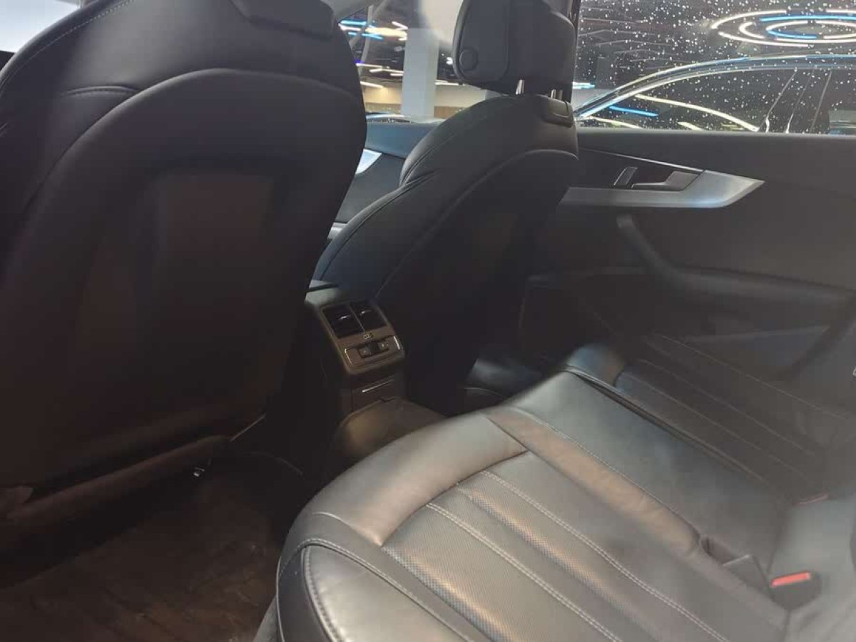 奧迪 奧迪A4L  2024款 40 TFSI 豪華動(dòng)感型圖片