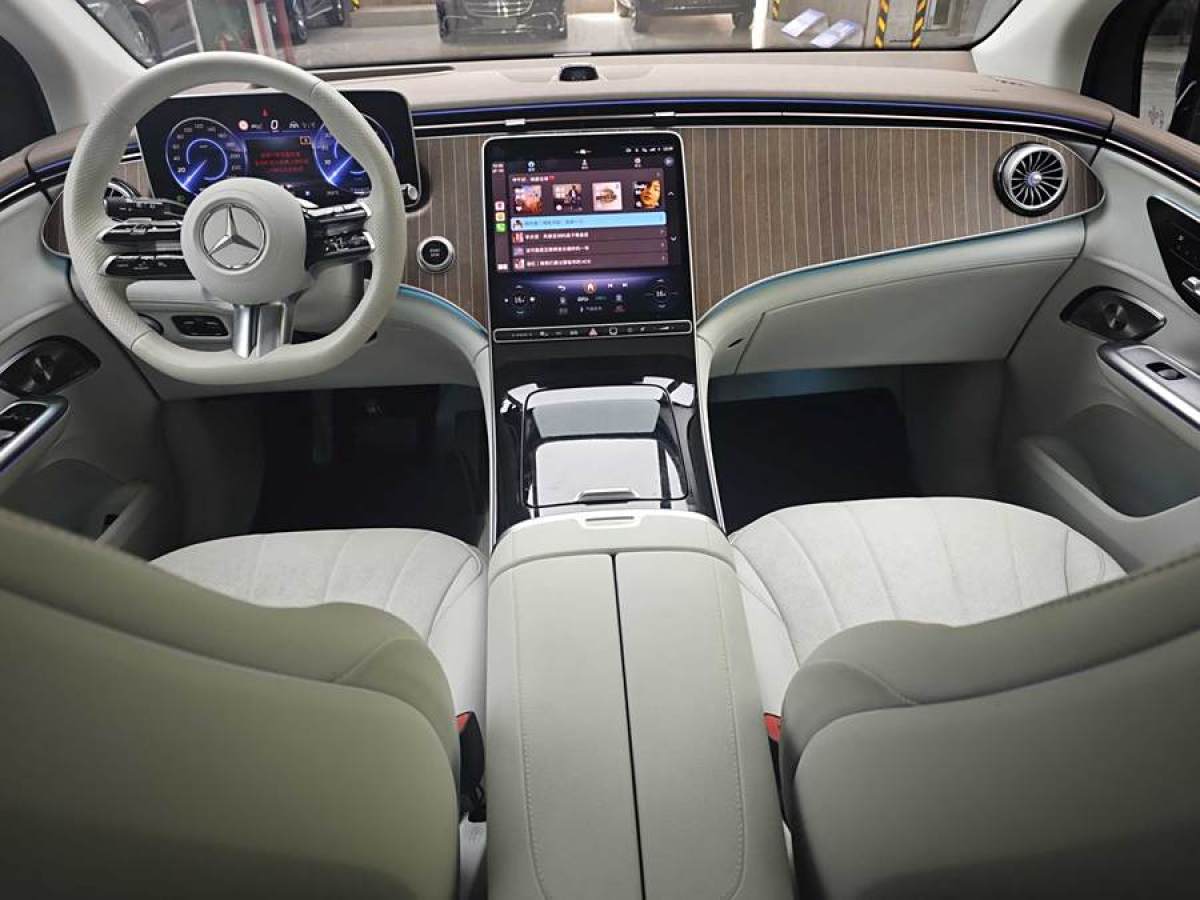 2023年12月奔馳 奔馳EQE SUV  2023款 350 4MATIC 豪華版