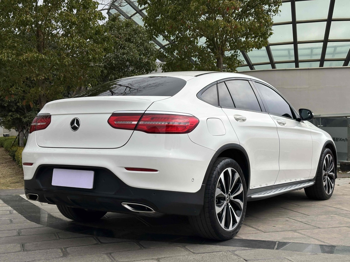 奔馳 奔馳GLC  2023款 改款 GLC 260 4MATIC 轎跑SUV圖片