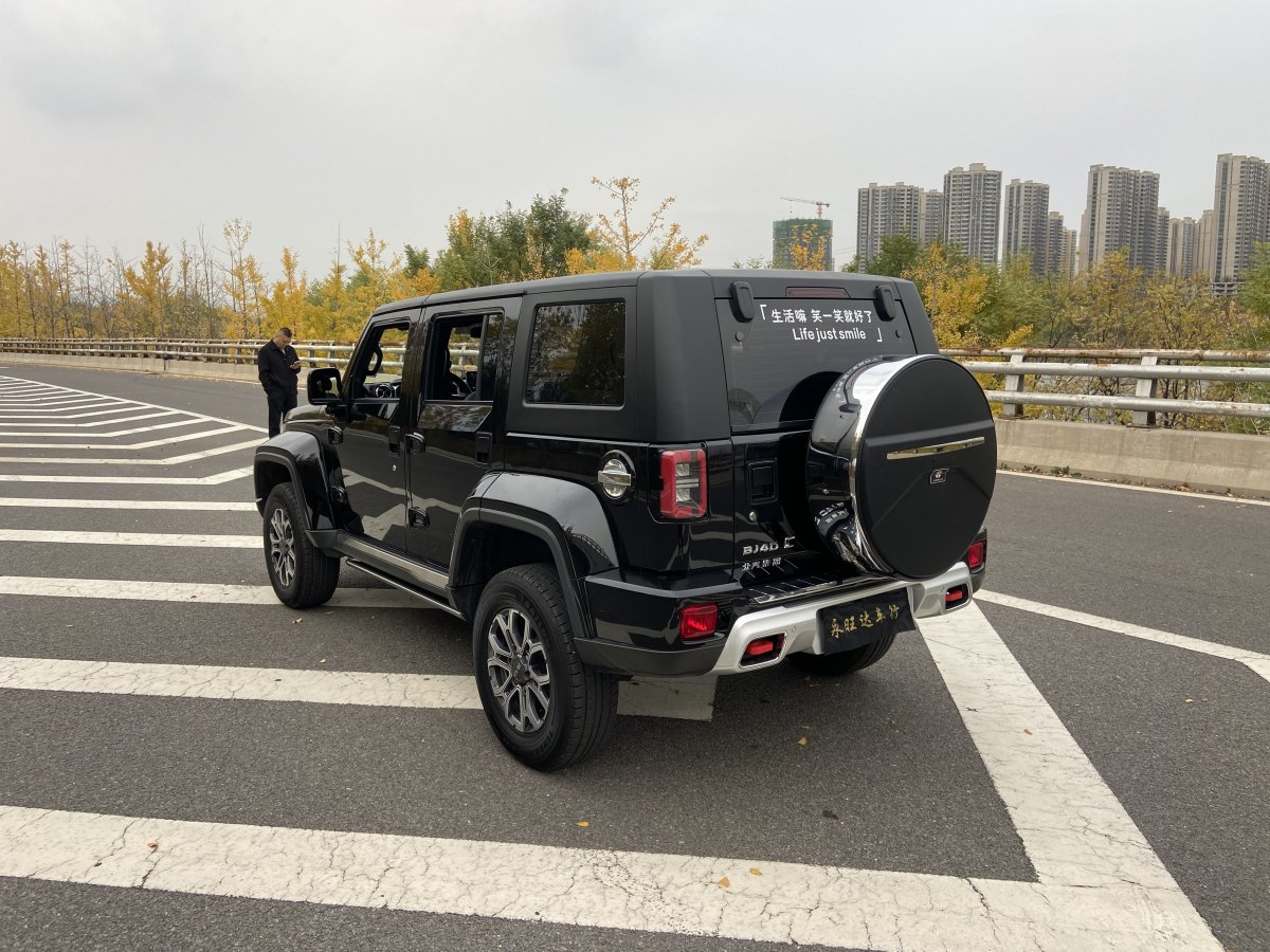 北京 BJ40  2022款 2.0T 自動四驅(qū)公務(wù)版圖片