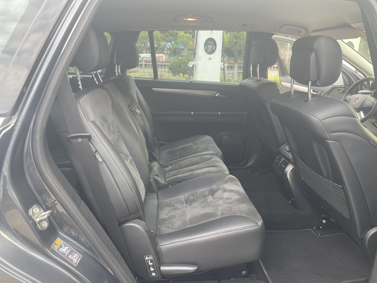 2014年06月奔驰 奔驰R级  2014款 R 320 4MATIC 商务型