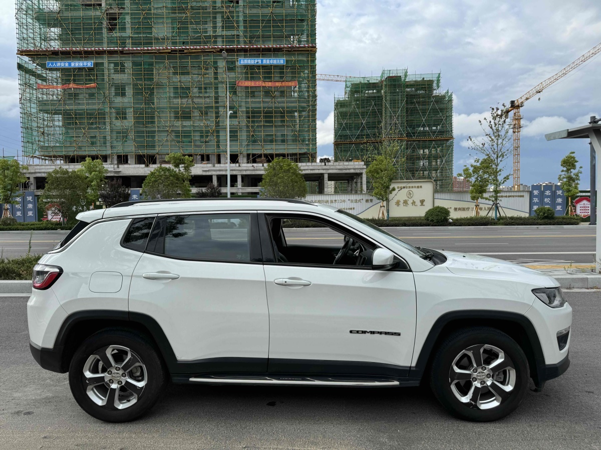 Jeep 指南者  2019款 200T 自動(dòng)家享-互聯(lián)大屏版圖片