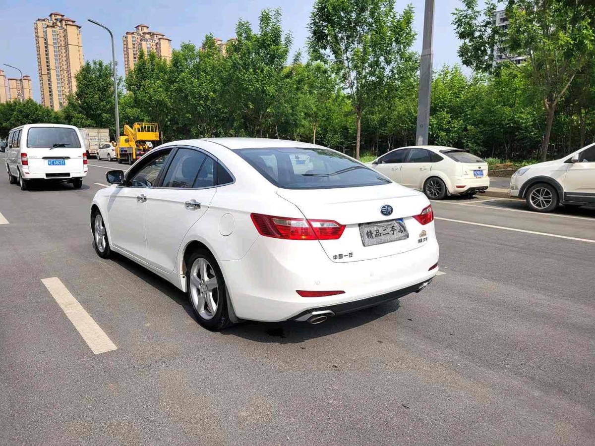 奔腾 B70  2016款 2.0L 自动十周年纪念版图片