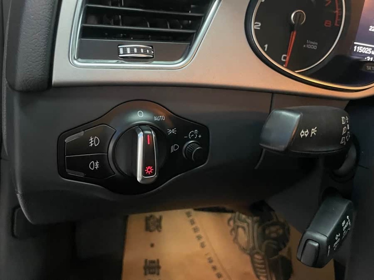 奧迪 奧迪A4L  2016款 35 TFSI 典藏版 自動標準型圖片