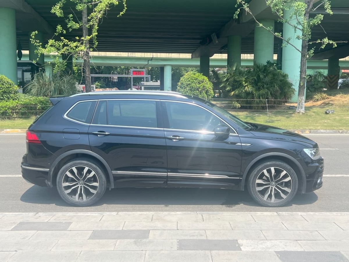 大眾 途觀L  2023款 改款 330TSI 自動(dòng)兩驅(qū)R-Line越享版圖片
