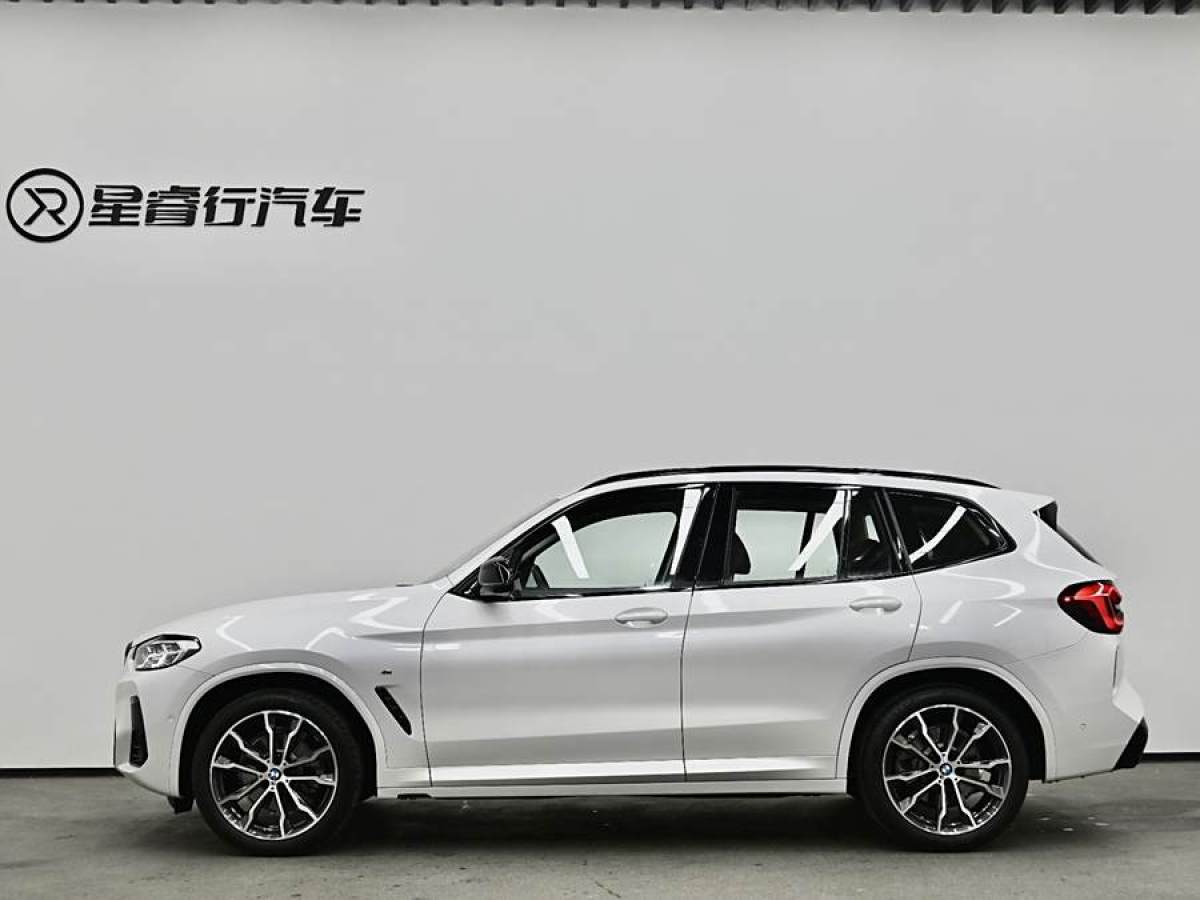 寶馬 寶馬X3  2022款 xDrive30i 領(lǐng)先型 M曜夜套裝圖片