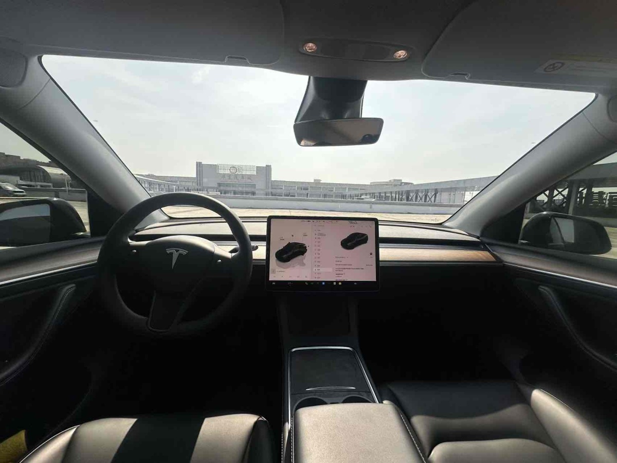特斯拉 Model Y  2022款 改款 后輪驅(qū)動(dòng)版圖片