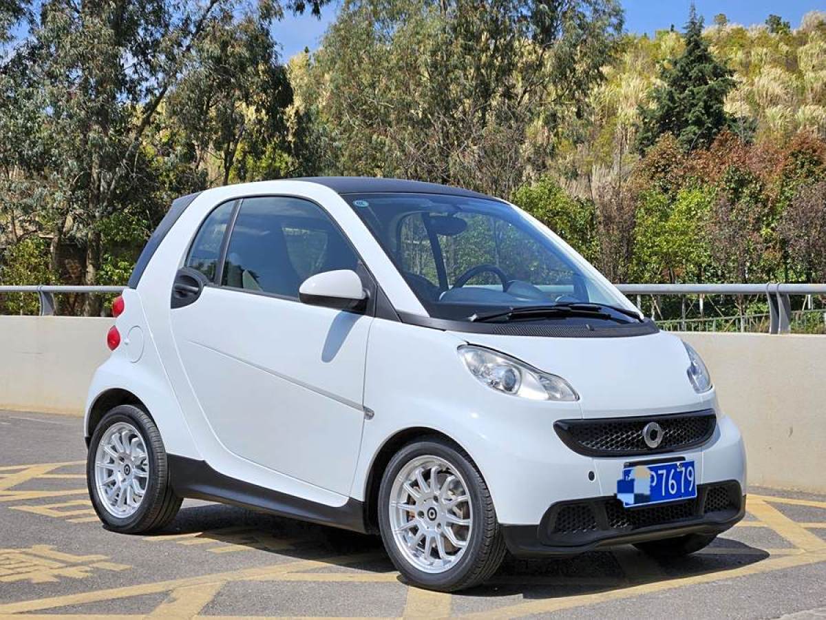 smart fortwo  2012款 1.0 MHD 硬頂標(biāo)準(zhǔn)版圖片