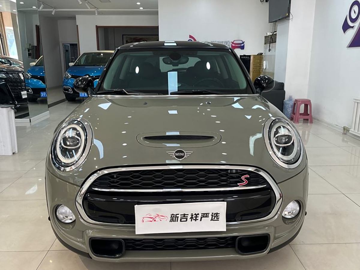 MINI CLUBMAN  2018款 2.0T COOPER S 經(jīng)典派圖片