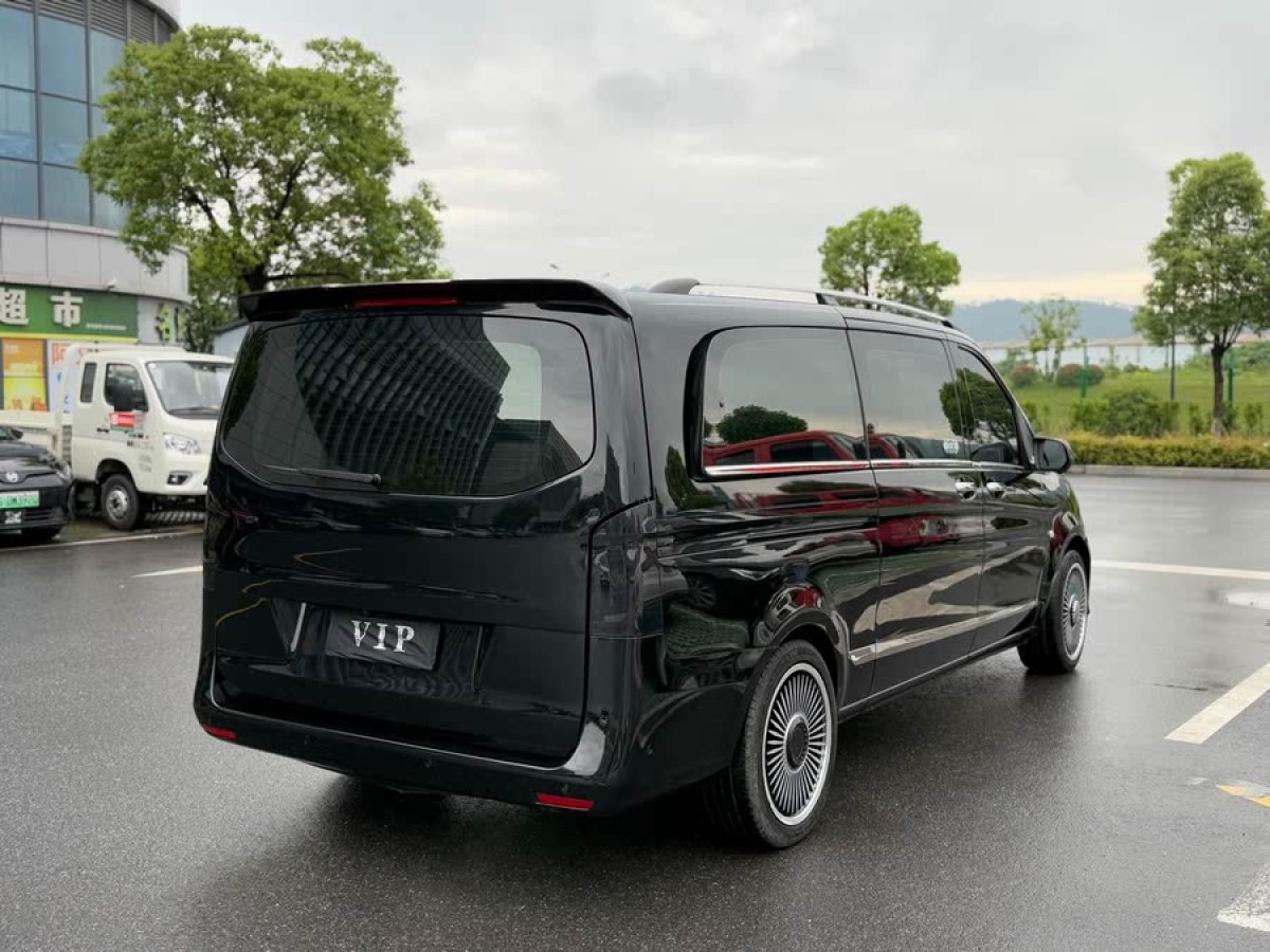 奔馳 威霆  2021款 2.0T 商務(wù)版 7座圖片