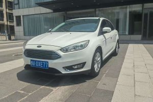 ?？怂?福特 三廂 1.6L 自動(dòng)風(fēng)尚型