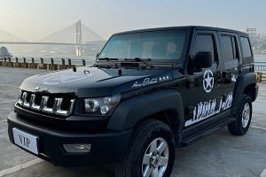 BJ40 北京 40L 2.3T 自動(dòng)兩驅(qū)尊貴版