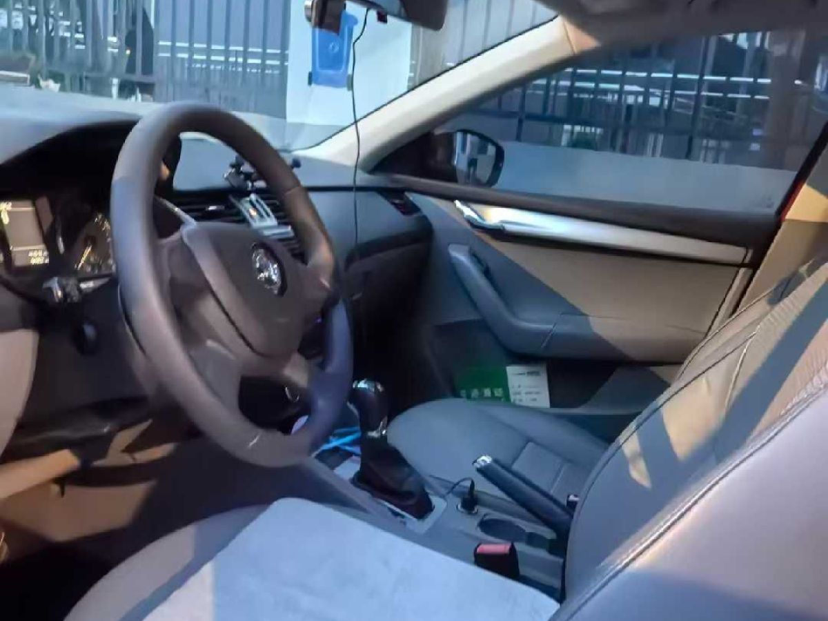 斯柯達(dá) 明銳  2015款 1.6L 自動逸致版圖片