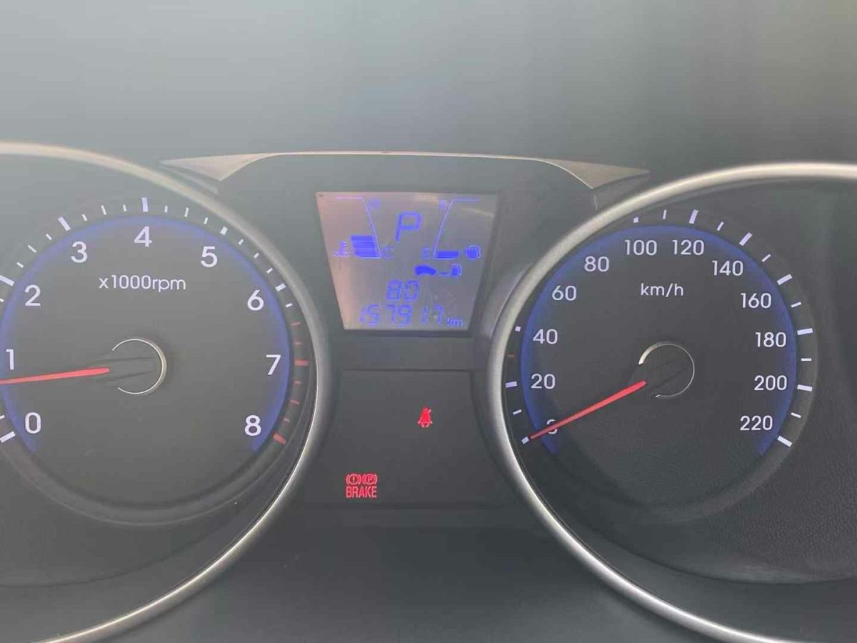 現(xiàn)代 ix35  2012款 2.0 GLS 兩驅(qū)精英天窗型圖片