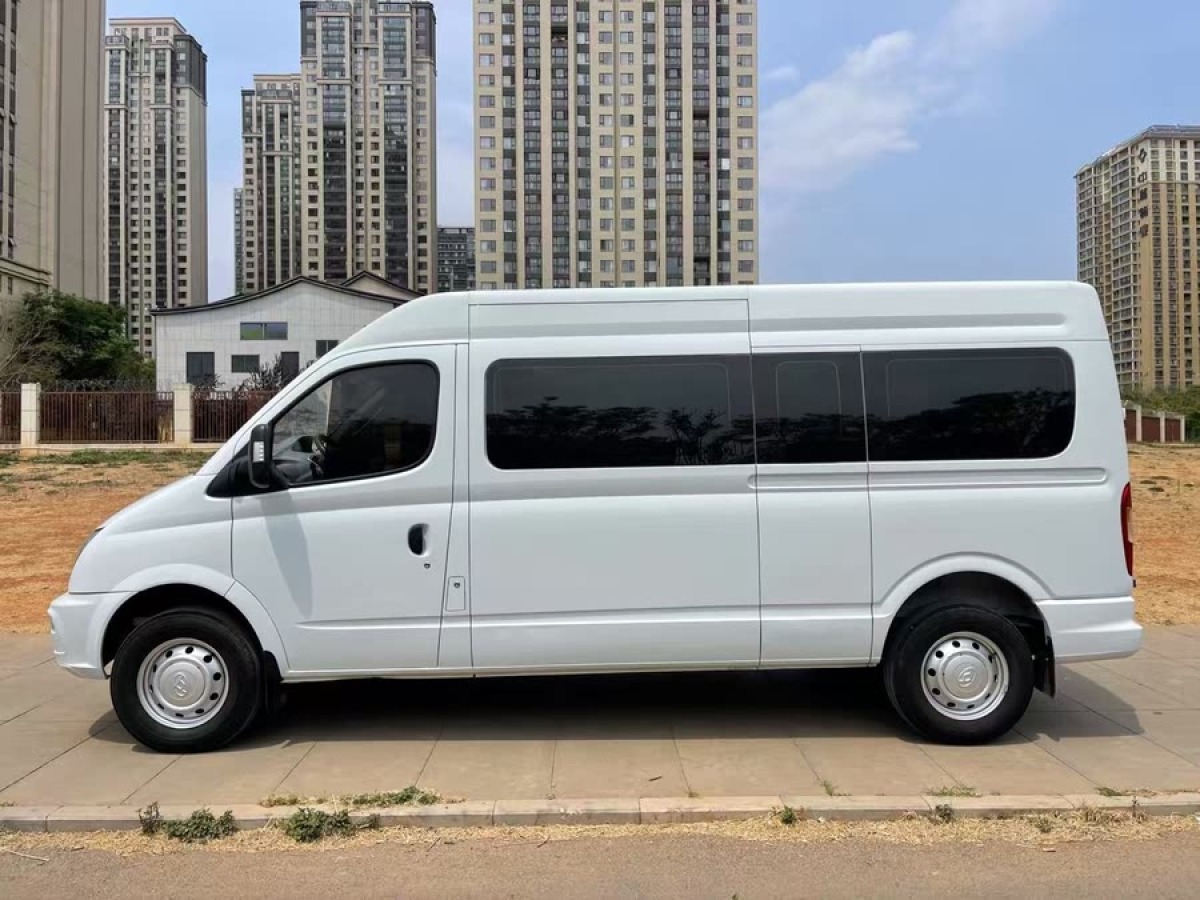 上汽大通 V80  2019款 2.0T Plus 6擋手動(dòng)傲運(yùn)通長(zhǎng)軸高頂7座圖片