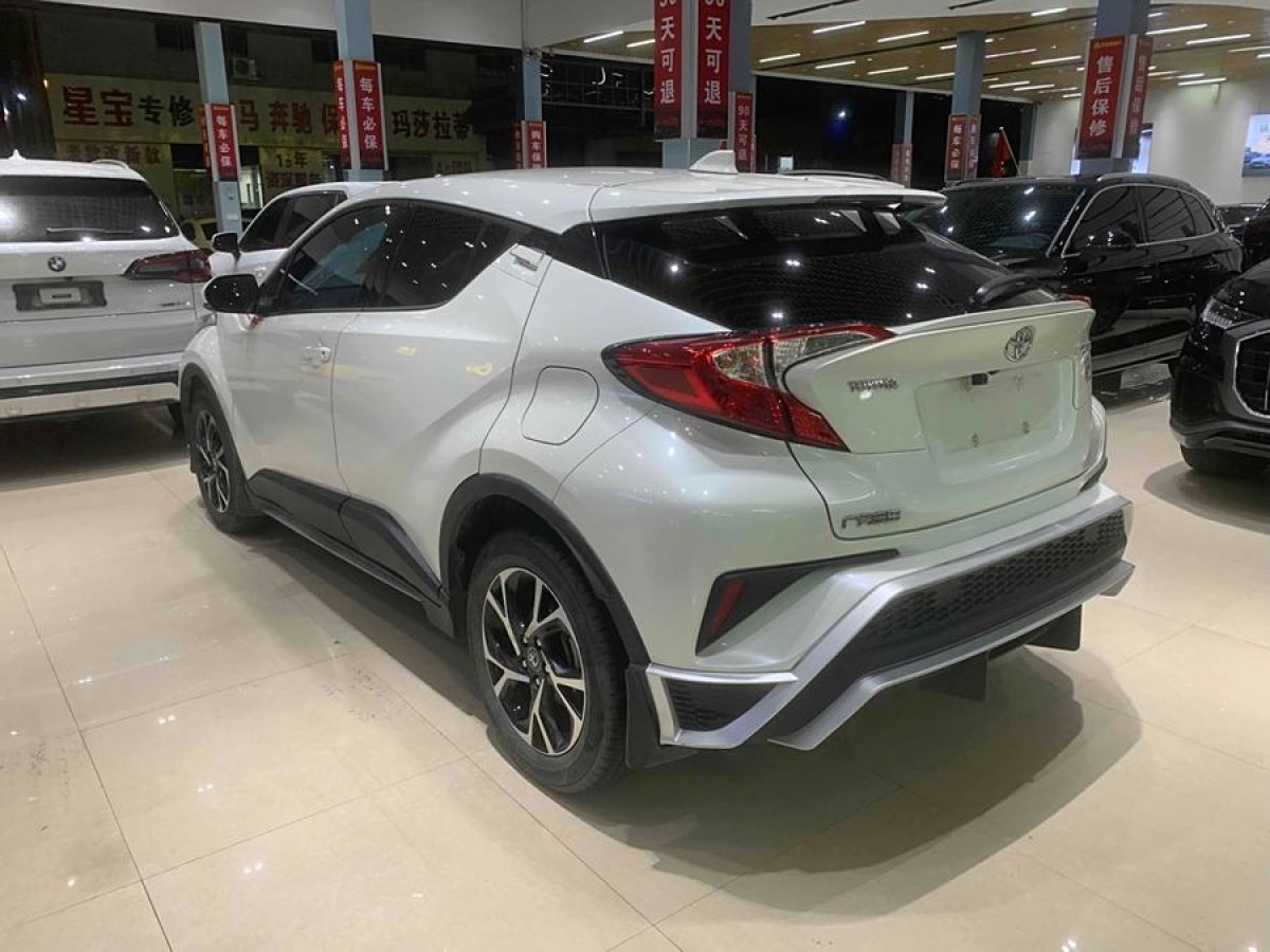 2019年3月豐田 C-HR  2018款 2.0L 酷跑領(lǐng)先天窗版 國V