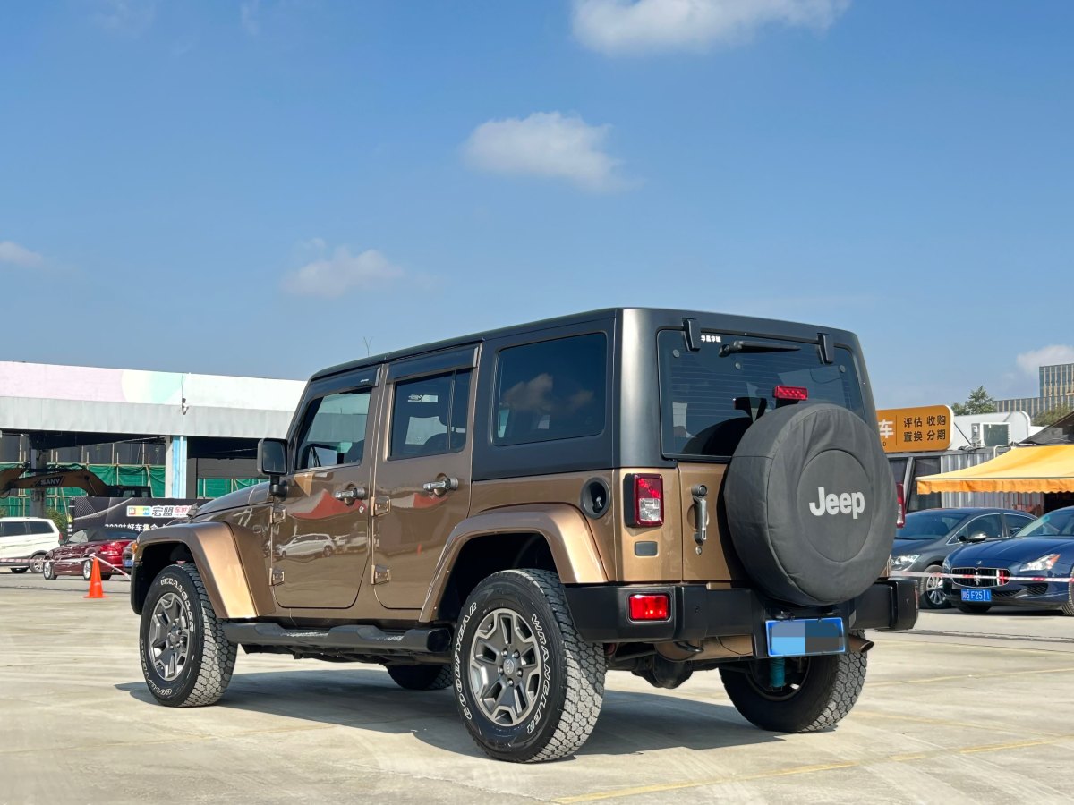 Jeep 牧馬人  2014款 3.0L Sahara 四門版圖片