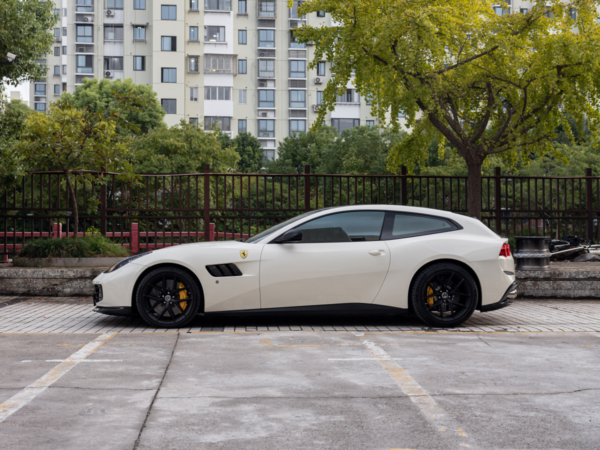 法拉利 GTC4Lusso  2017款 3.9T V8圖片