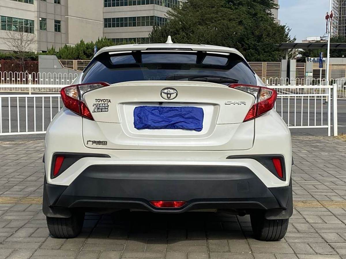 豐田 C-HR  2018款 2.0L 領(lǐng)先版 國V圖片