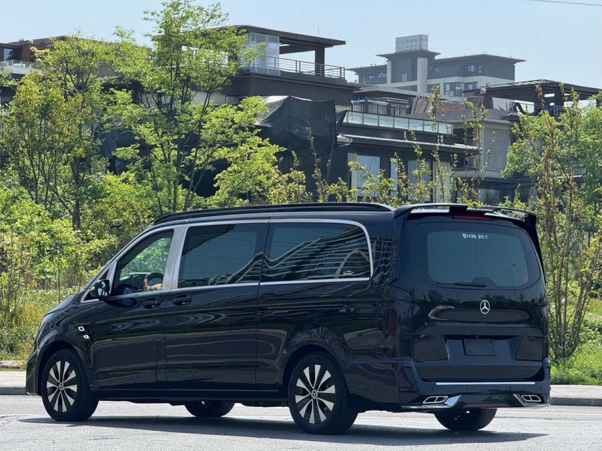 奔馳 威霆  2023款 2.0T 商務(wù)版 7座圖片