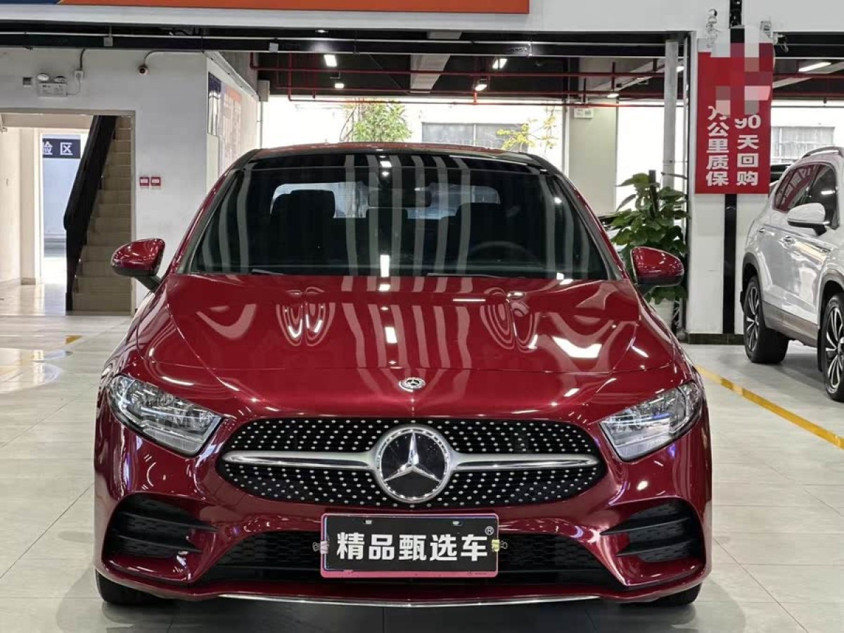 奔馳 奔馳A級  2020款 改款 A 180 L 運動轎車圖片