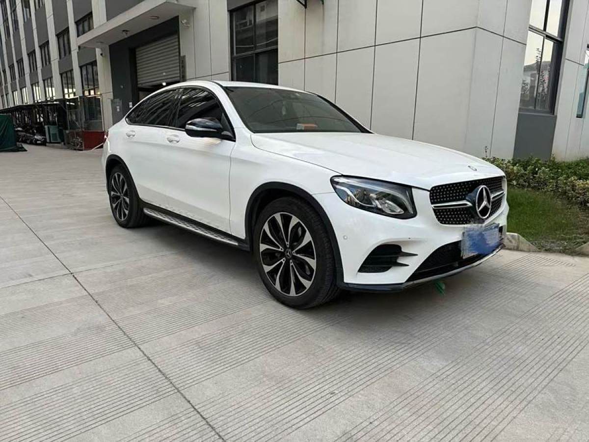 奔馳 奔馳GLC  2022款 改款 GLC 260 4MATIC 轎跑SUV圖片