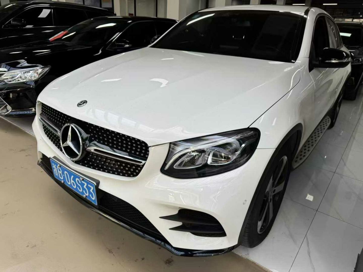 奔馳 奔馳C級  2019款 C 300 轎跑車圖片