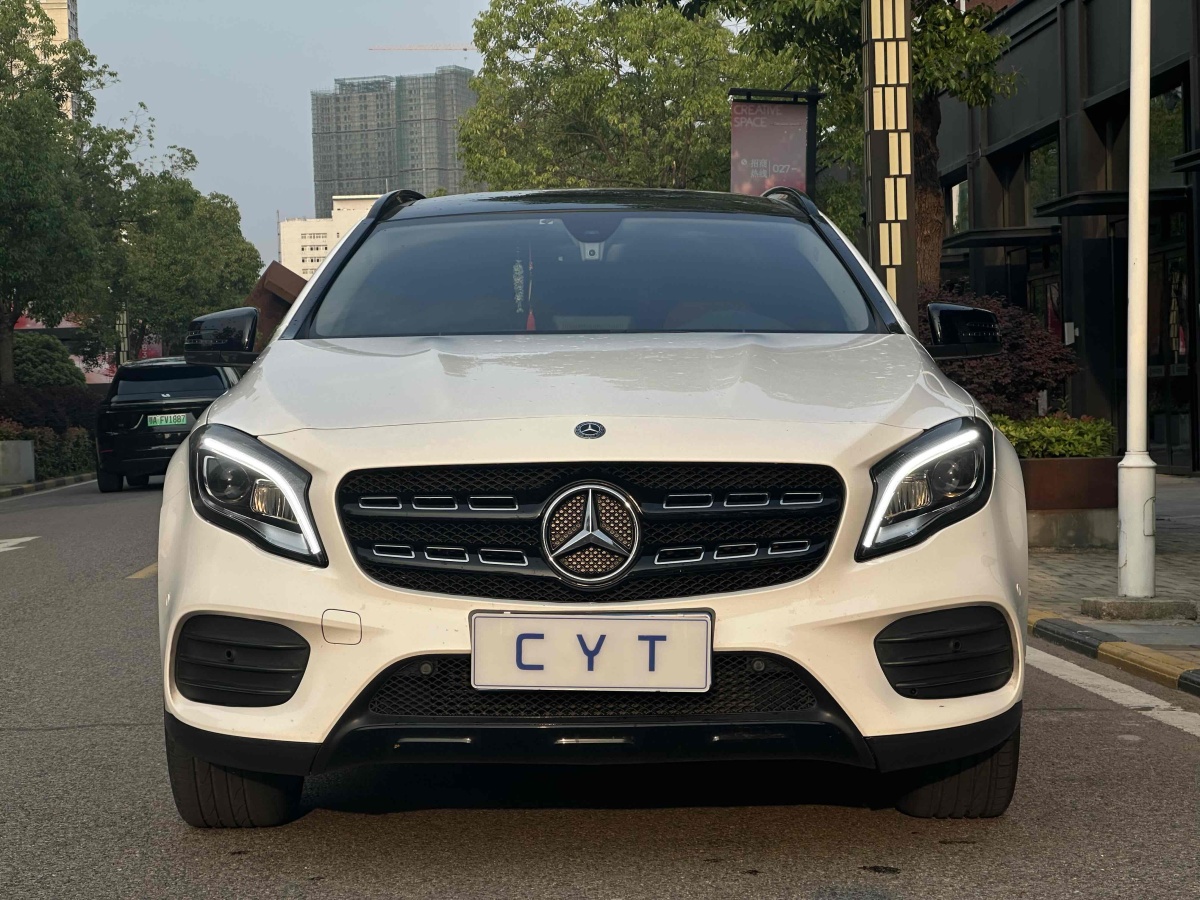 2018年5月奔馳 奔馳GLA  2018款 GLA 220 4MATIC 運(yùn)動(dòng)型