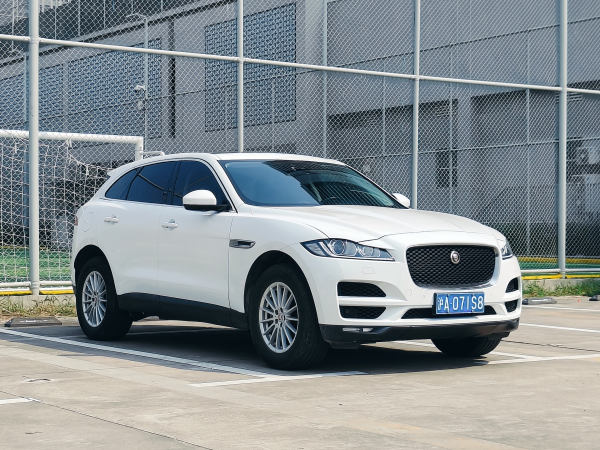 捷豹 F-PACE  2018款 2.0T 兩驅(qū)都市尊享版圖片