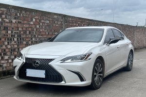 ES 雷克薩斯 260 卓越版 國VI
