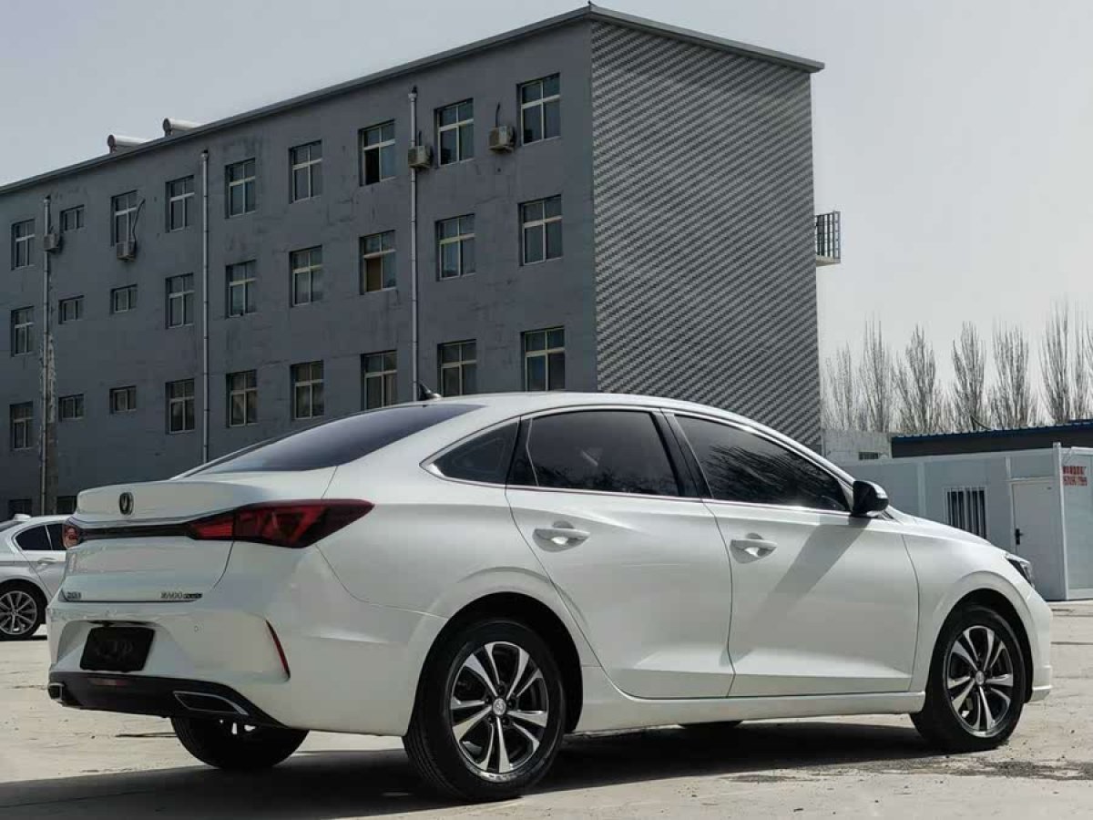 長(zhǎng)安 逸動(dòng)  2020款 PLUS 藍(lán)鯨NE 1.4T GDI DCT尊貴型圖片