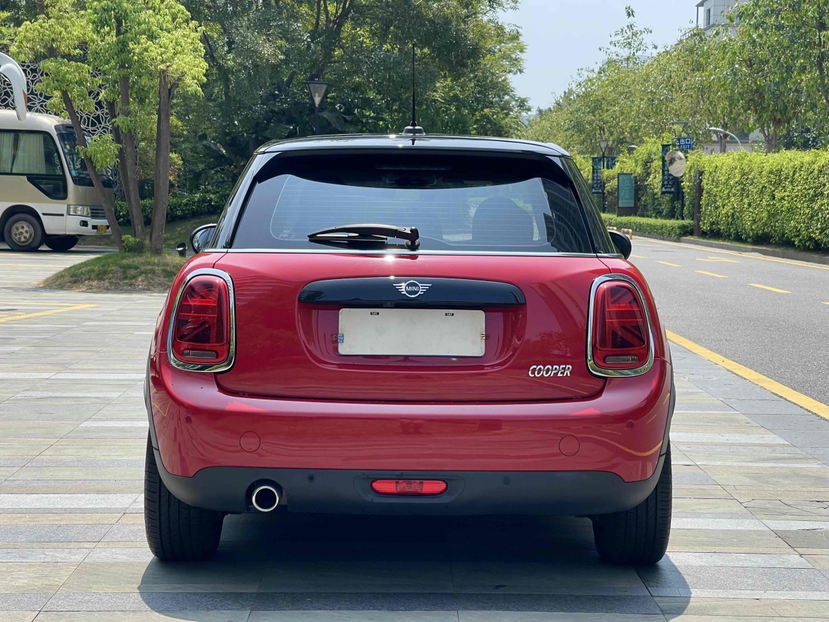 MINI MINI  2020款 1.5T COOPER 藝術(shù)家 五門版圖片