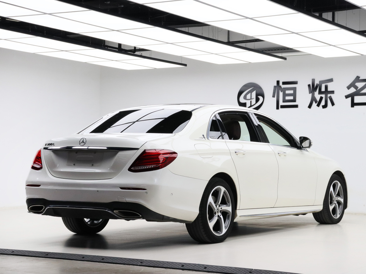 奔馳 奔馳E級  2018款 改款 E 300 L 運動豪華型圖片