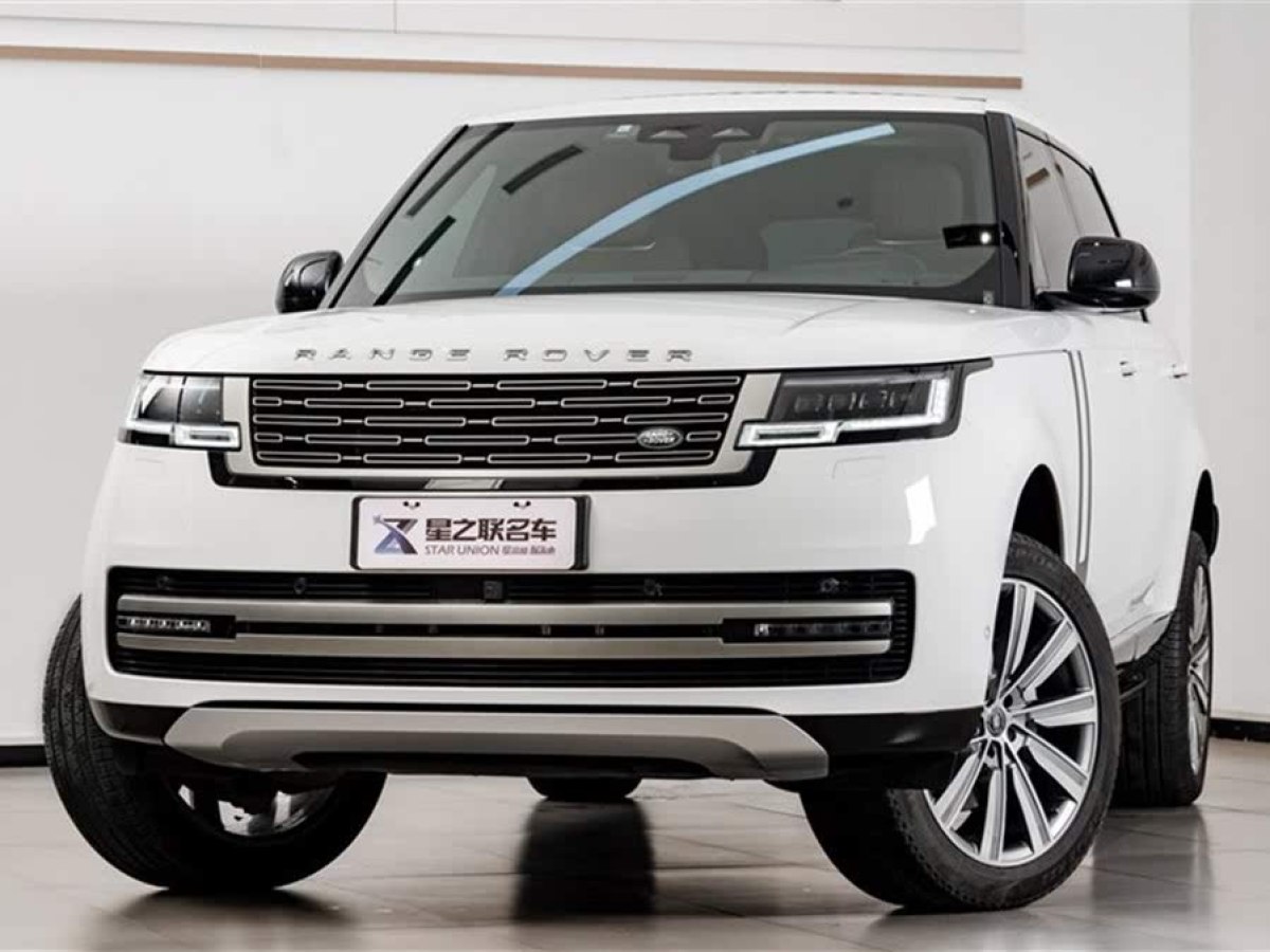 路虎 攬勝  2024款 3.0 L6 400PS 盛世加長(zhǎng)版圖片