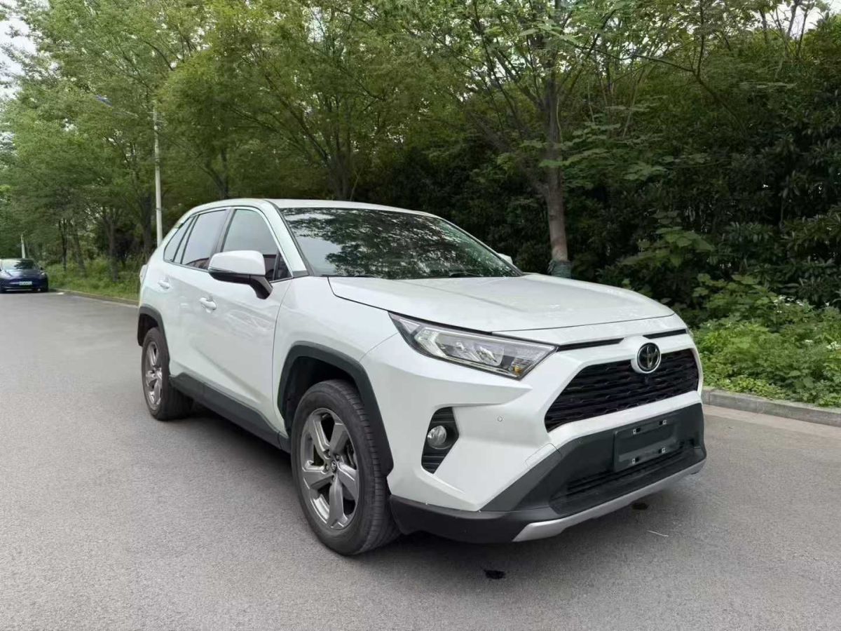 豐田 RAV4榮放  2023款 2.0L CVT兩驅(qū)風(fēng)尚版圖片