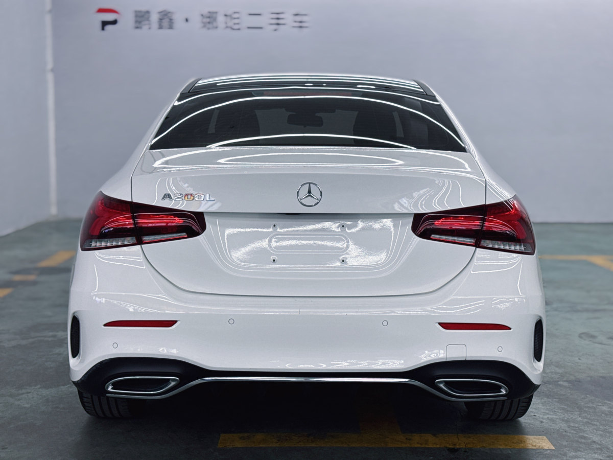 奔馳 奔馳A級(jí)  2021款 A 200 L 運(yùn)動(dòng)轎車時(shí)尚型圖片