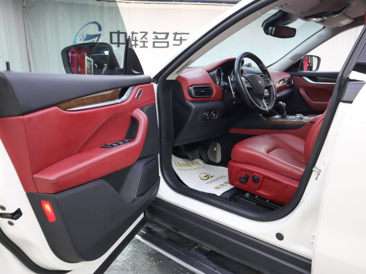 瑪莎拉蒂 Levante  2018款 3.0T 350Hp 標(biāo)準(zhǔn)版圖片